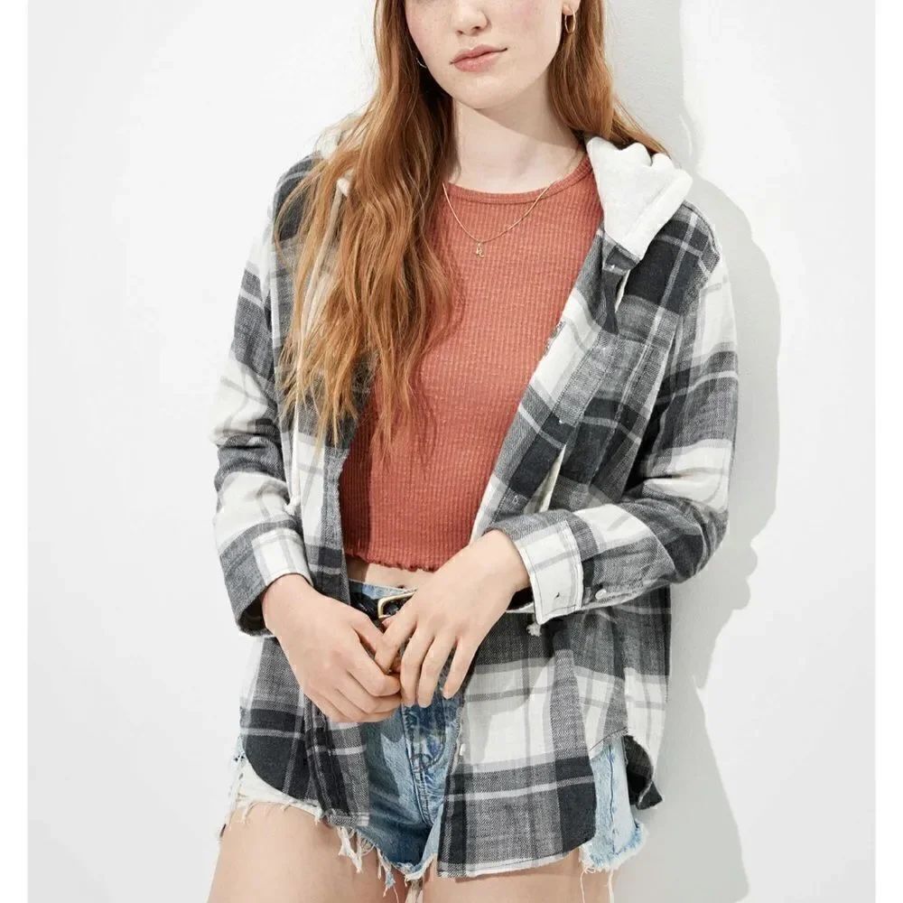 American Eagle Outfitters- Plaid Hooded Button Up Shacket Women’s Size Small